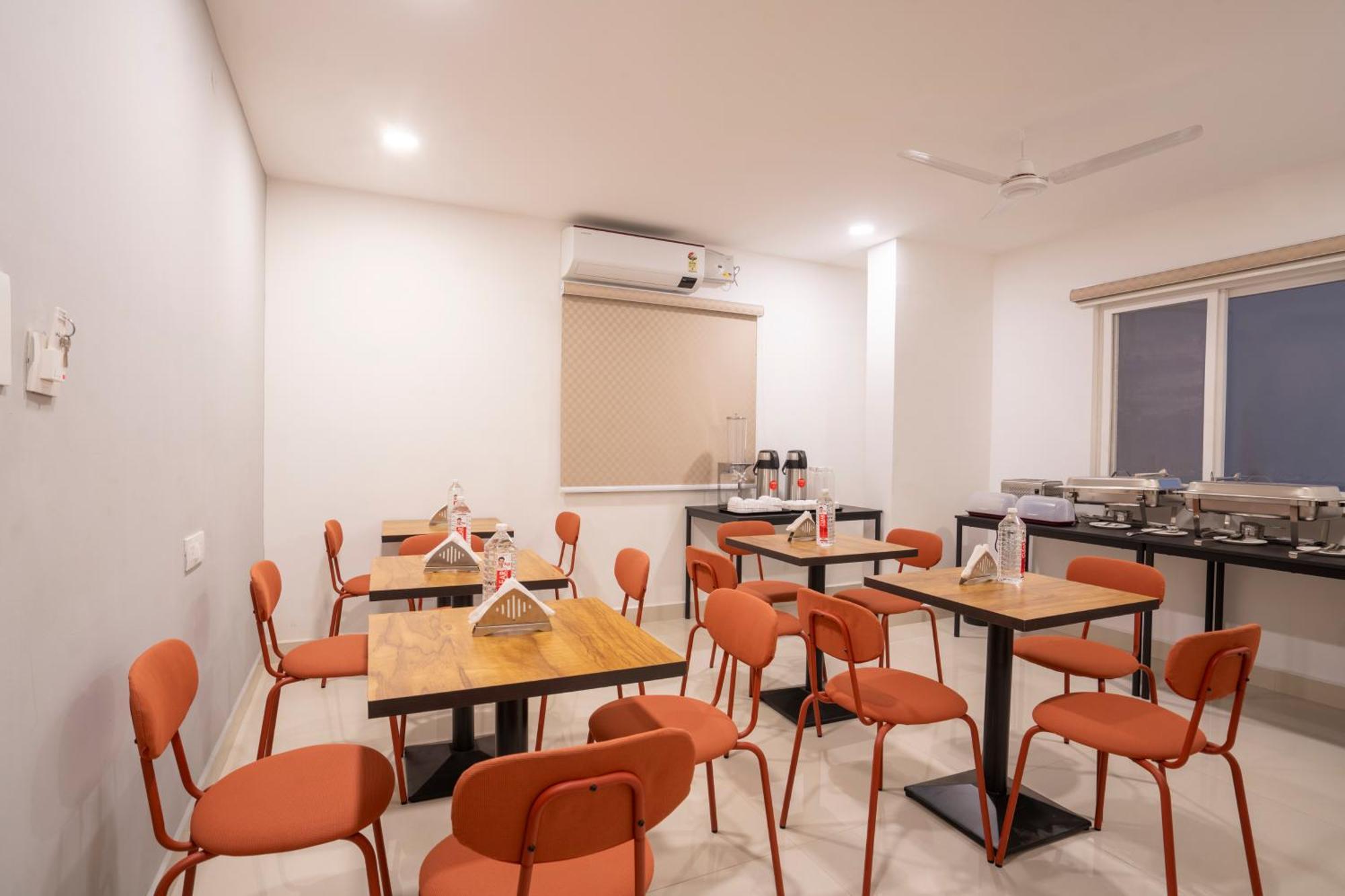 Treebo De Alphabet Gachibowli Hotel Hyderabad Exterior photo