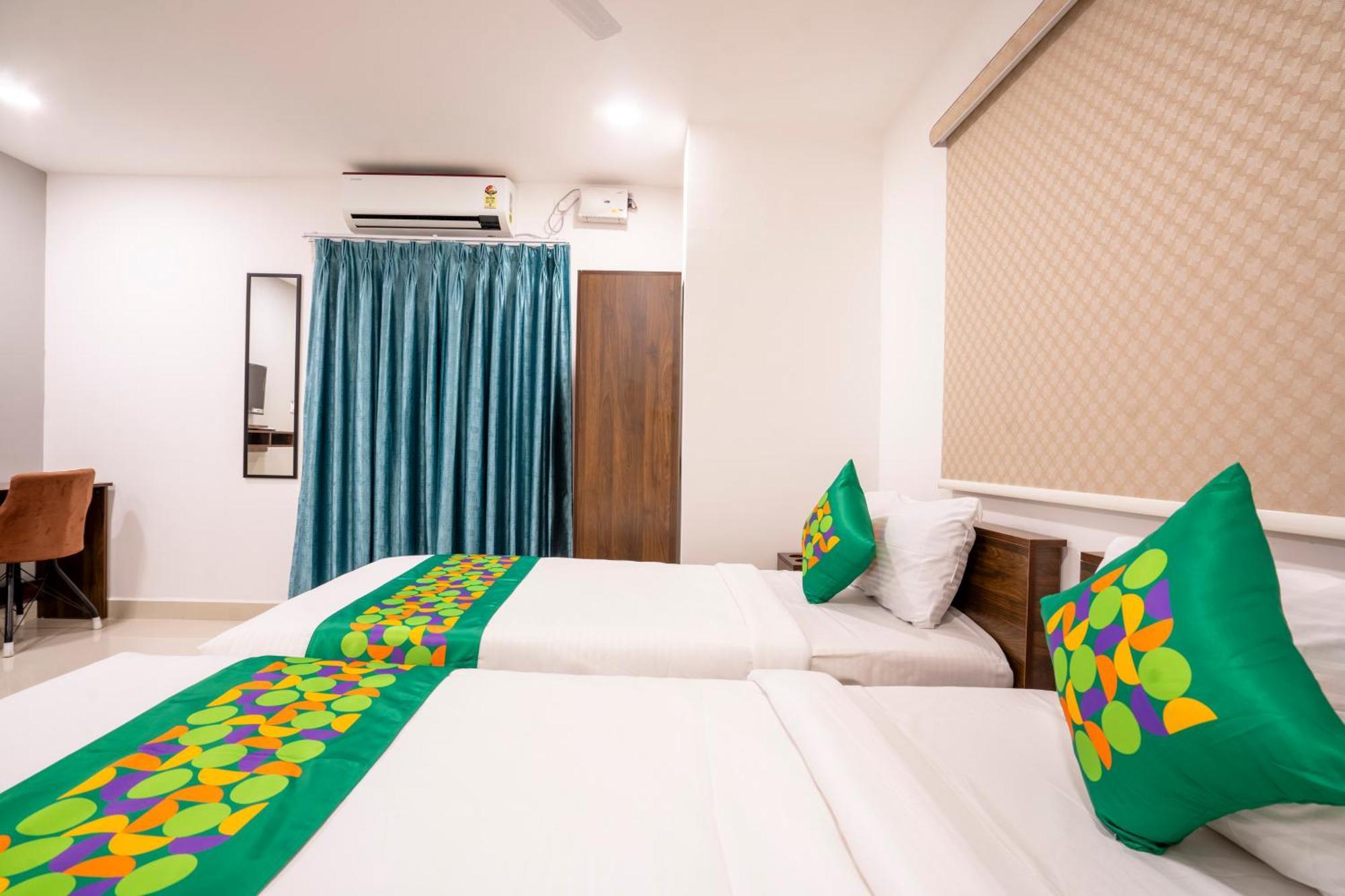 Treebo De Alphabet Gachibowli Hotel Hyderabad Exterior photo