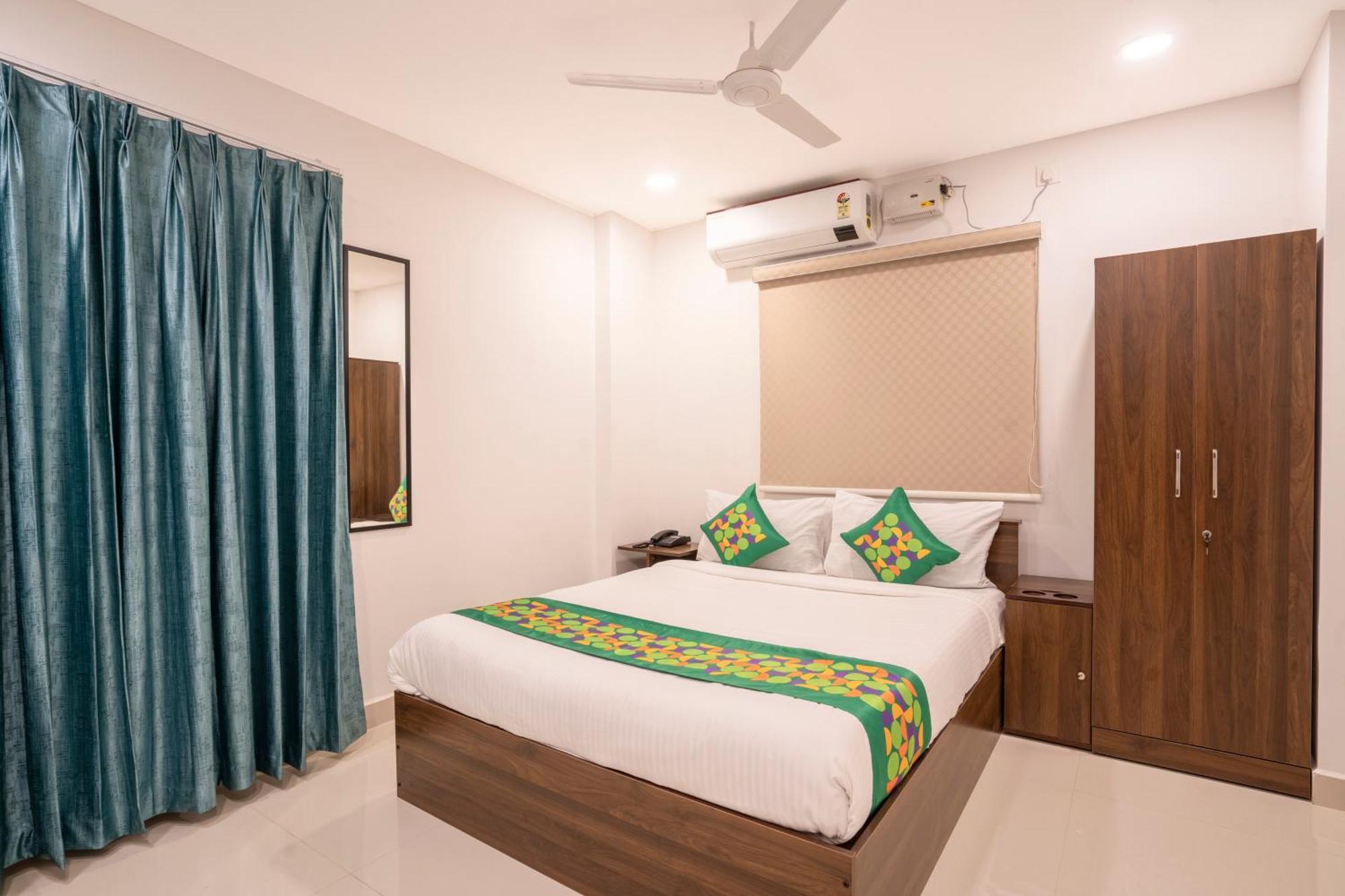 Treebo De Alphabet Gachibowli Hotel Hyderabad Exterior photo